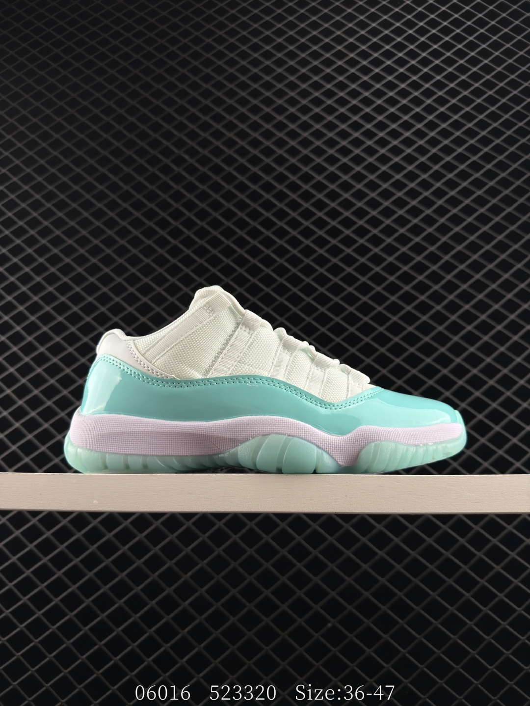 Nike Air Jordan 11 Retro Low